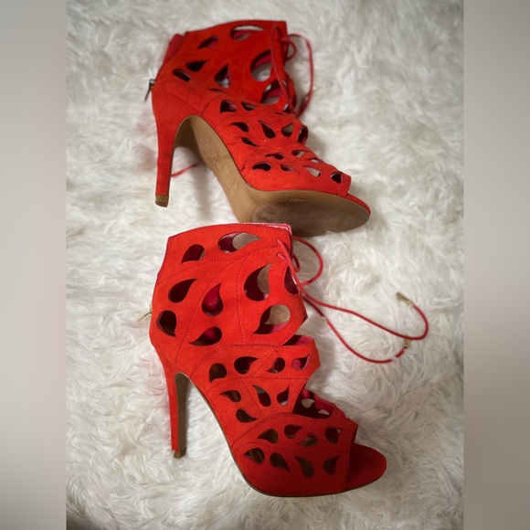 Aldo Red 4" Stiletto Cutout Rocker Teardrop Peep Toe Heel Size 7 Suede Laser Cut - Picture 3 of 15